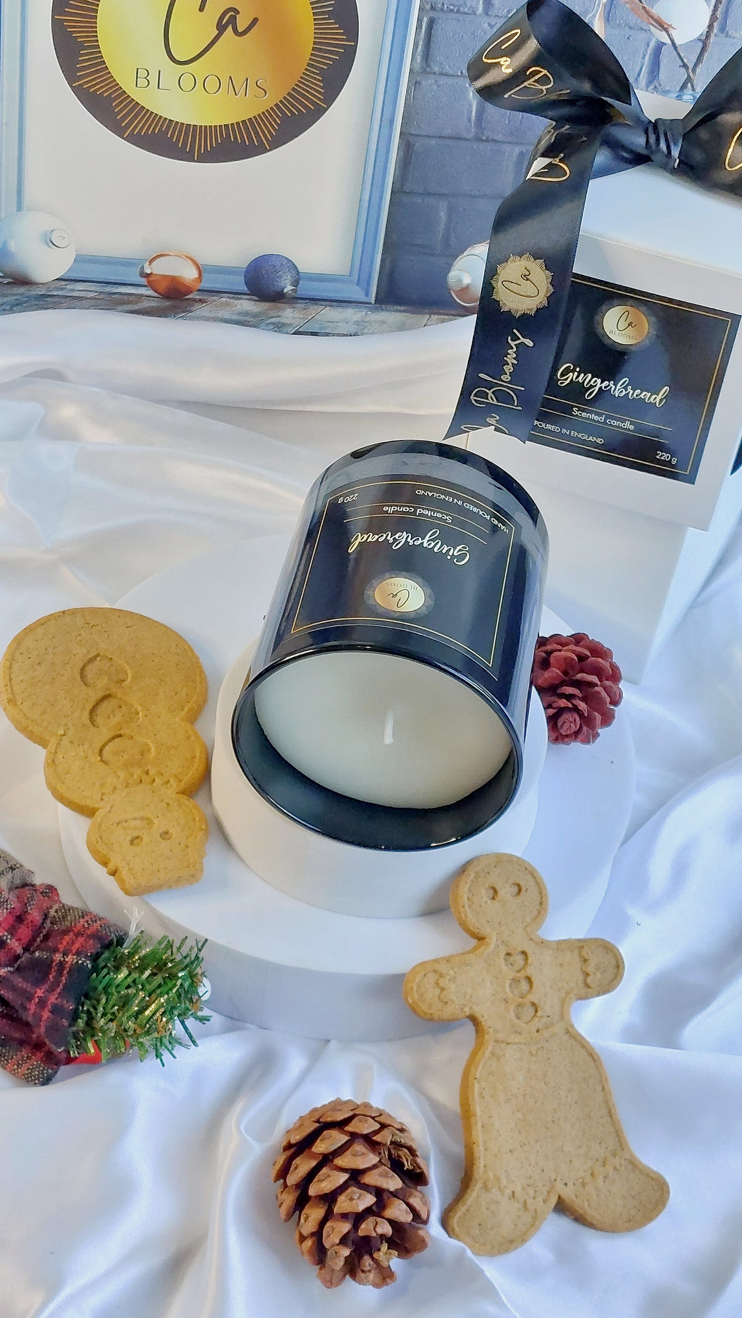 Gingerbread scented candle