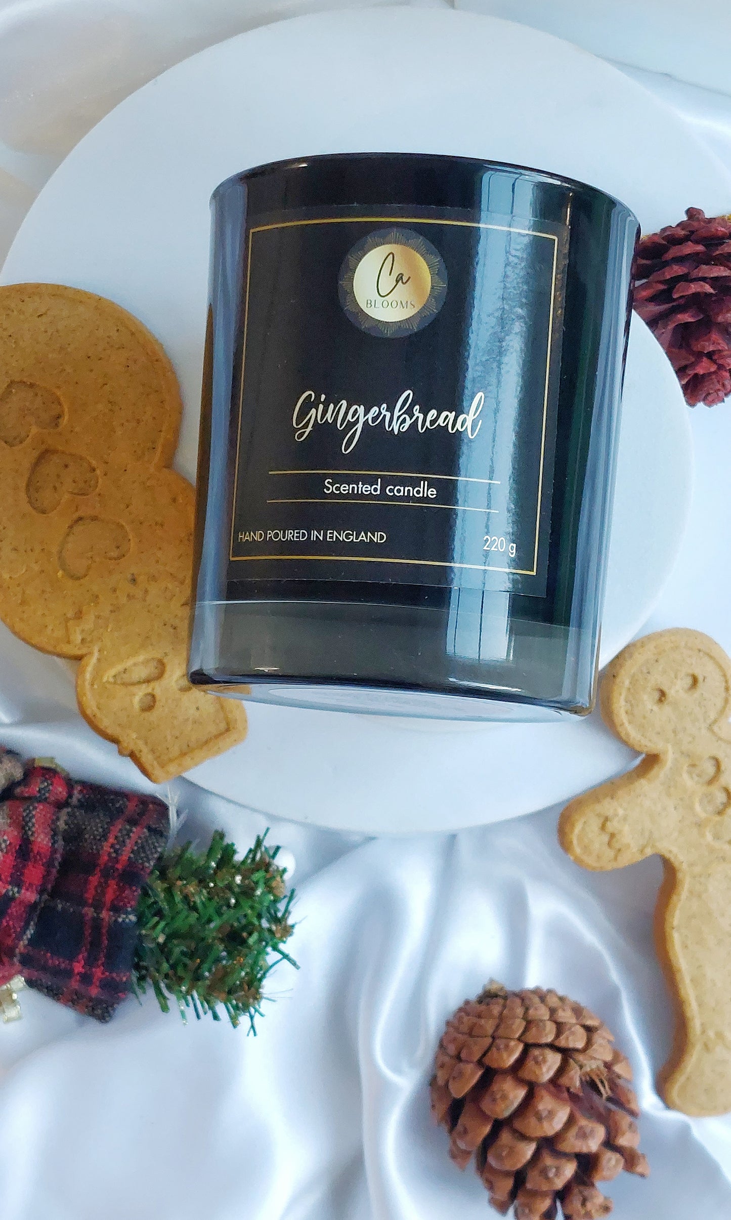 Gingerbread scented candle