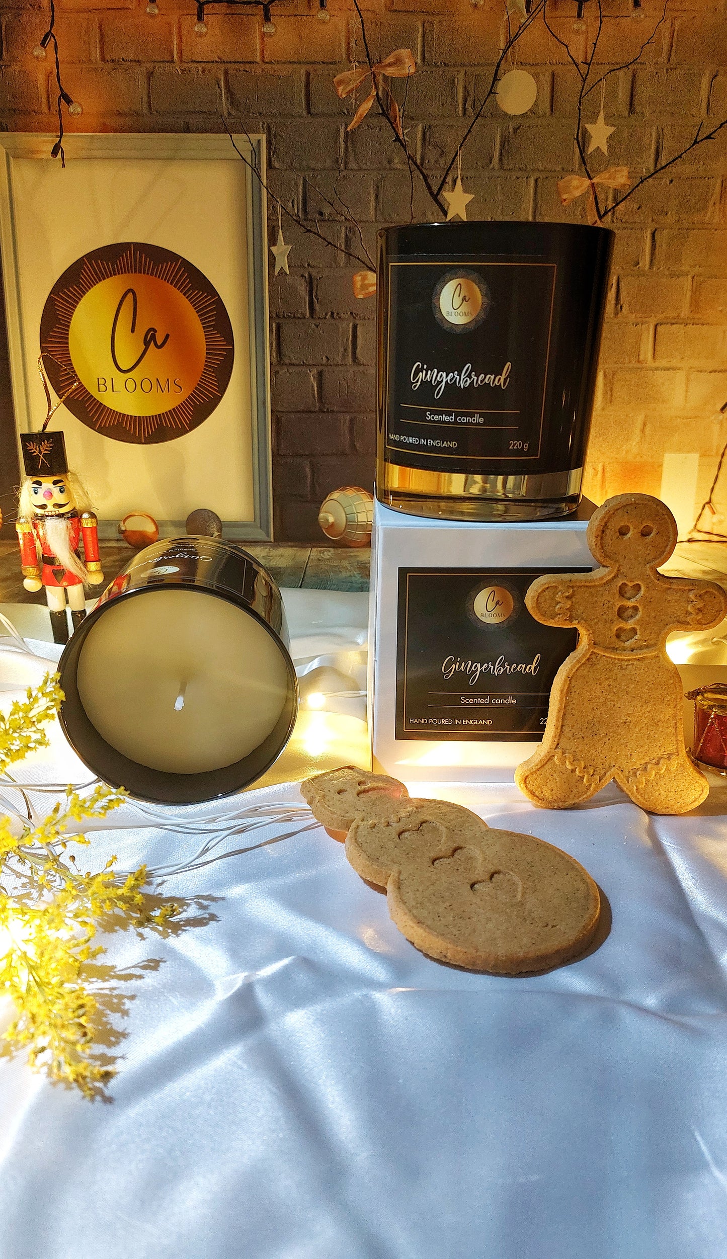 Gingerbread scented candle