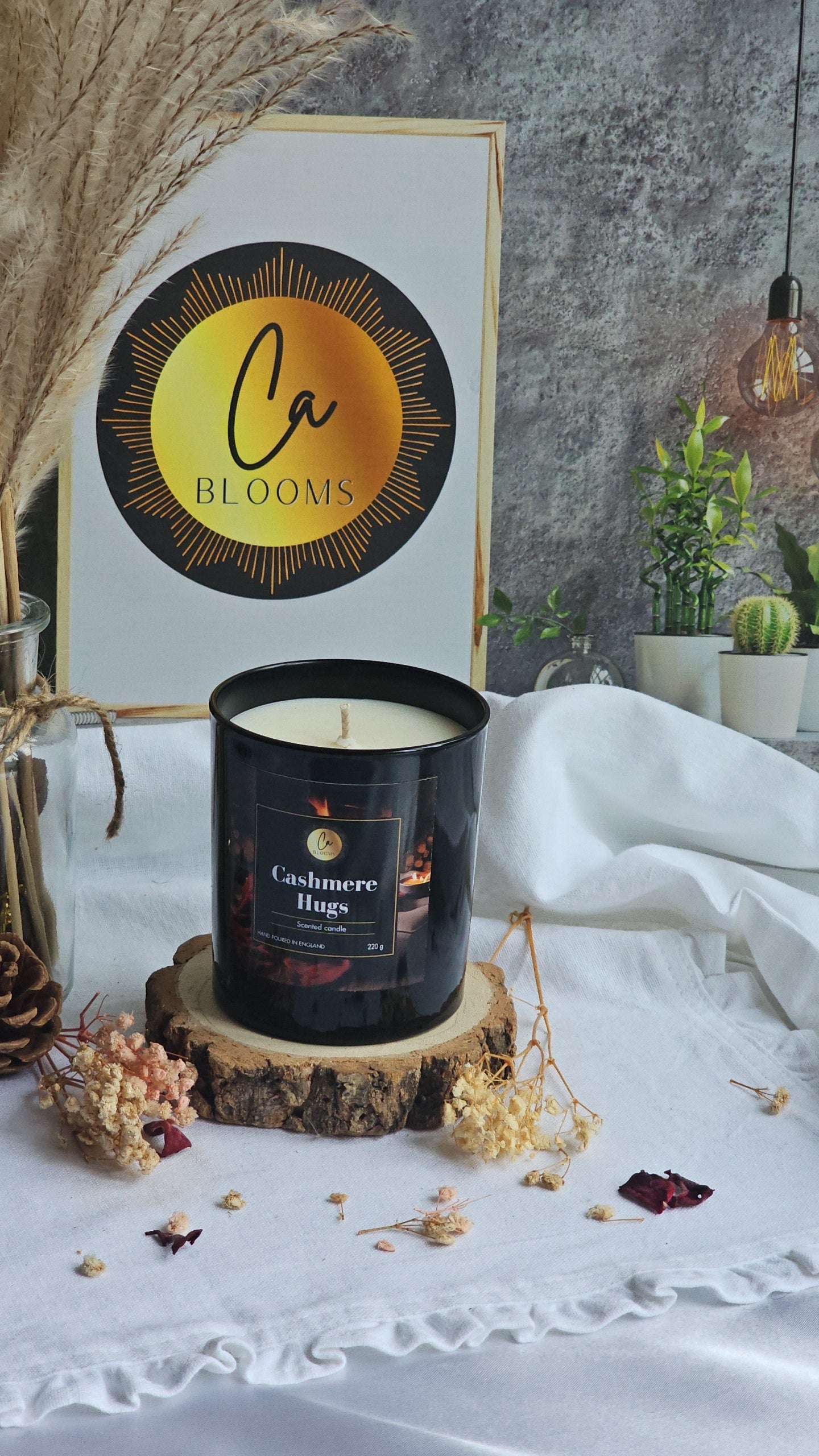 Cashmere Hugs scented candle