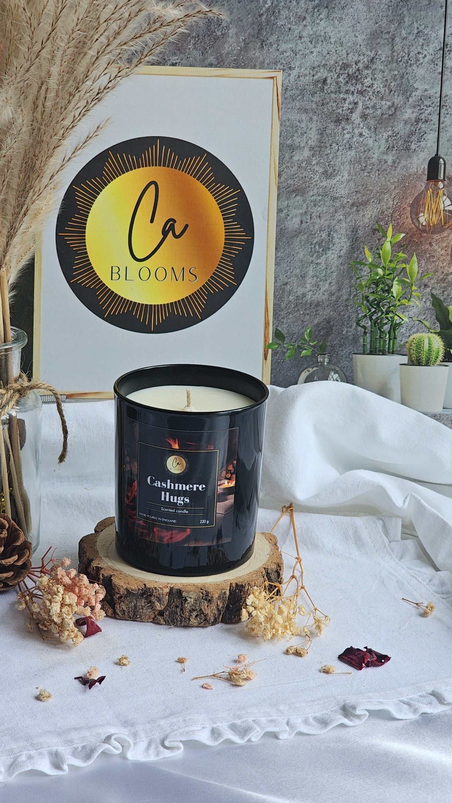 Cashmere Hugs scented candle