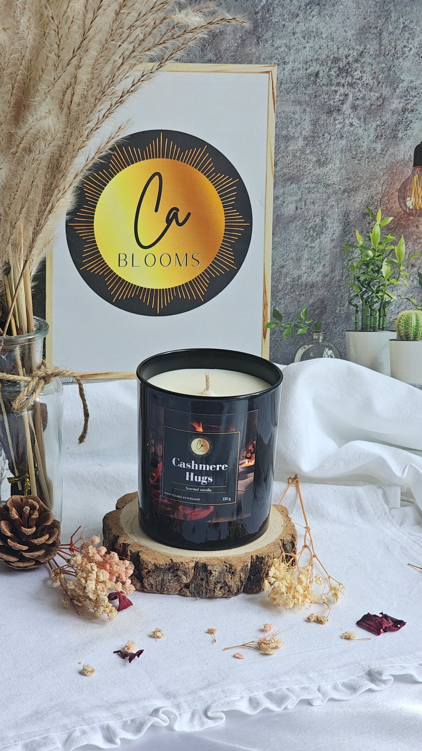 Cashmere Hugs scented candle